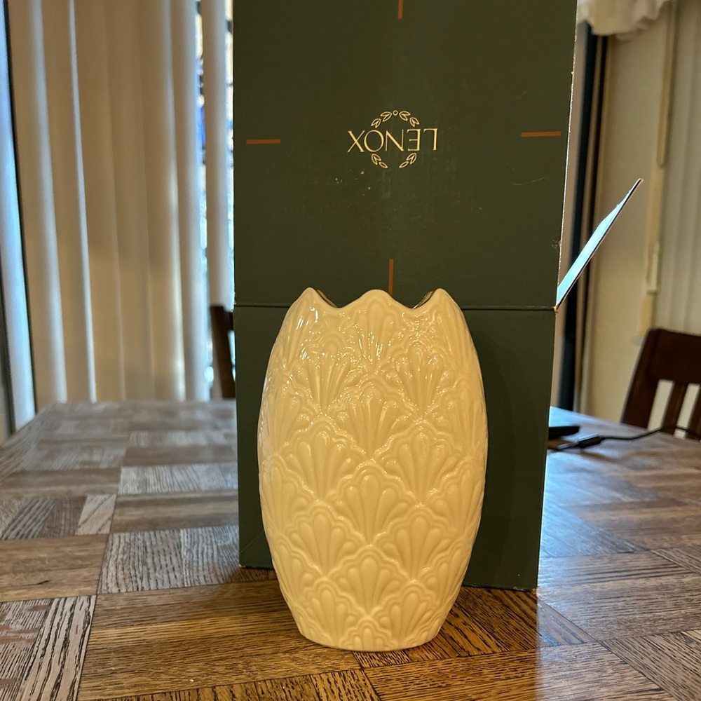 NEW LENOX VASE